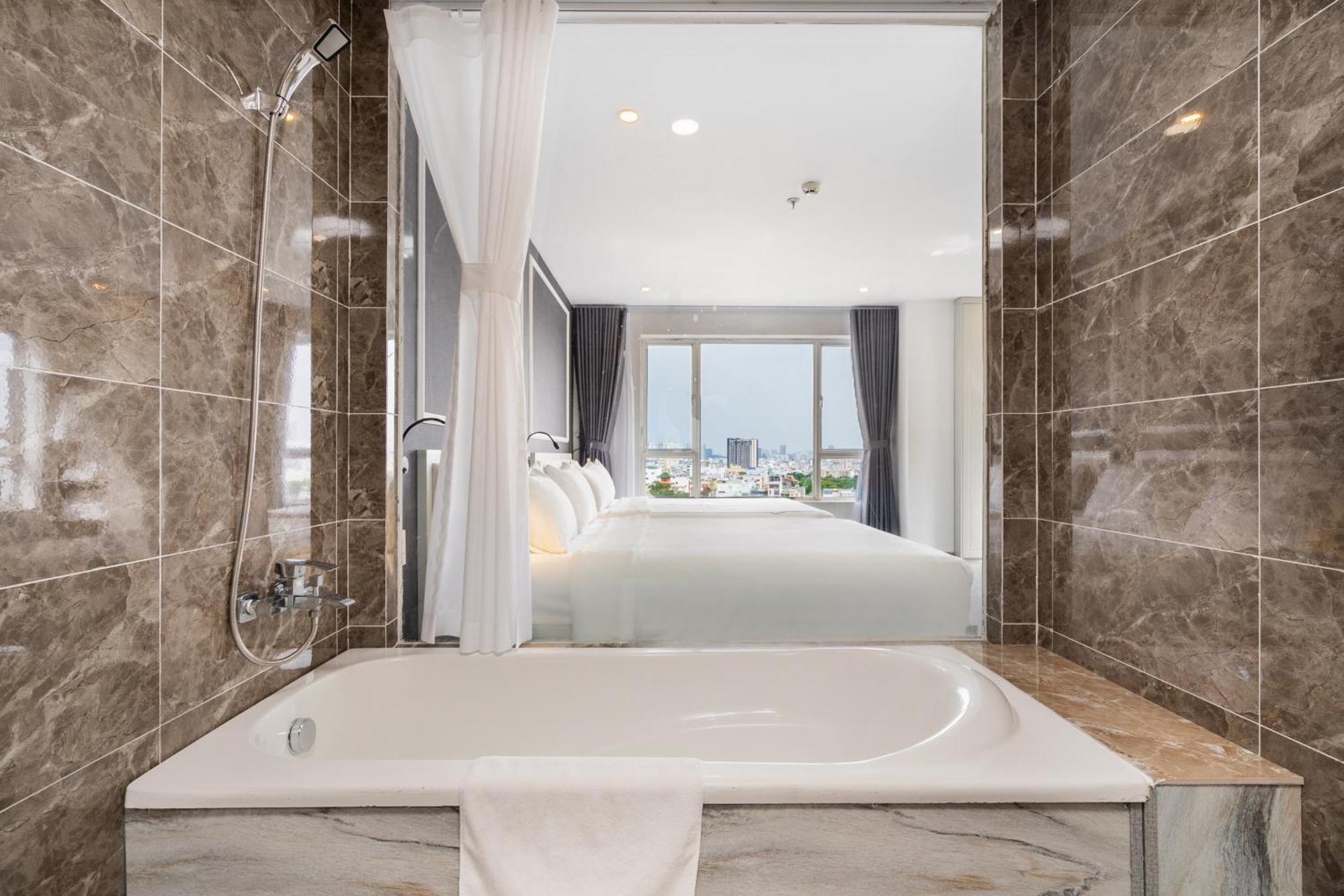 Huazhu Hotel 호치민 외부 사진